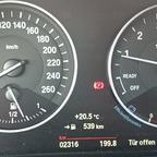 Infodisplay in der instrumentenkombi